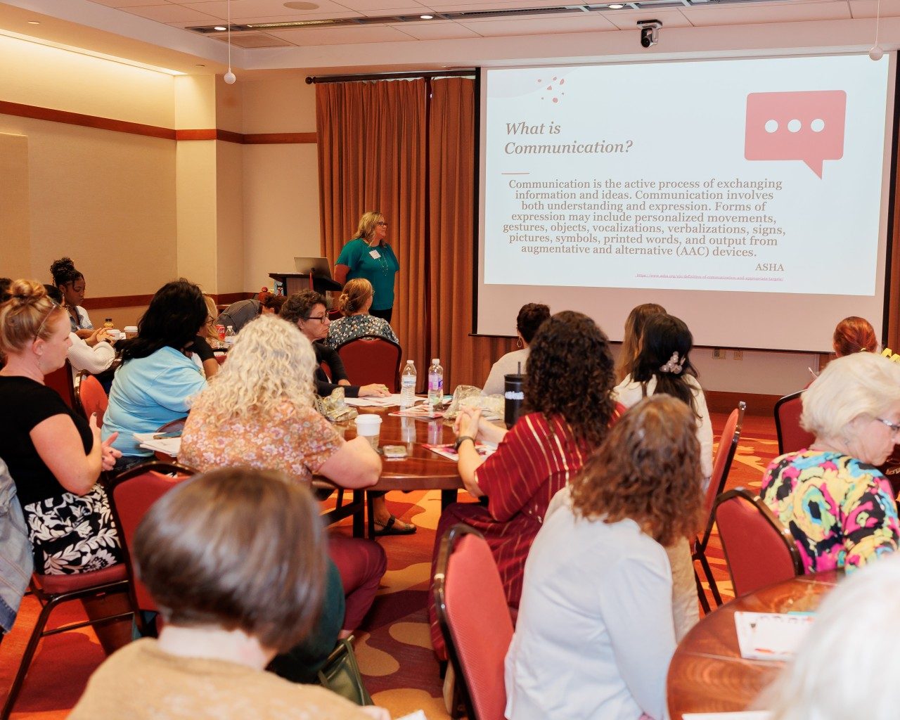 Speaker Kathleen Wright, from TTAC at Virginia Tech, at the workshop "The Building Blocks of Communication"